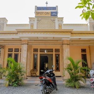 SPOT ON 1847 Hotel Maya